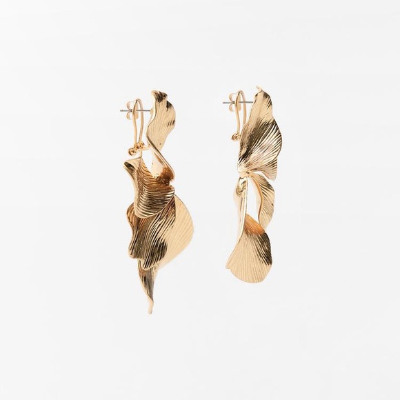 Zara earrings in gold - Picture 2 of 5